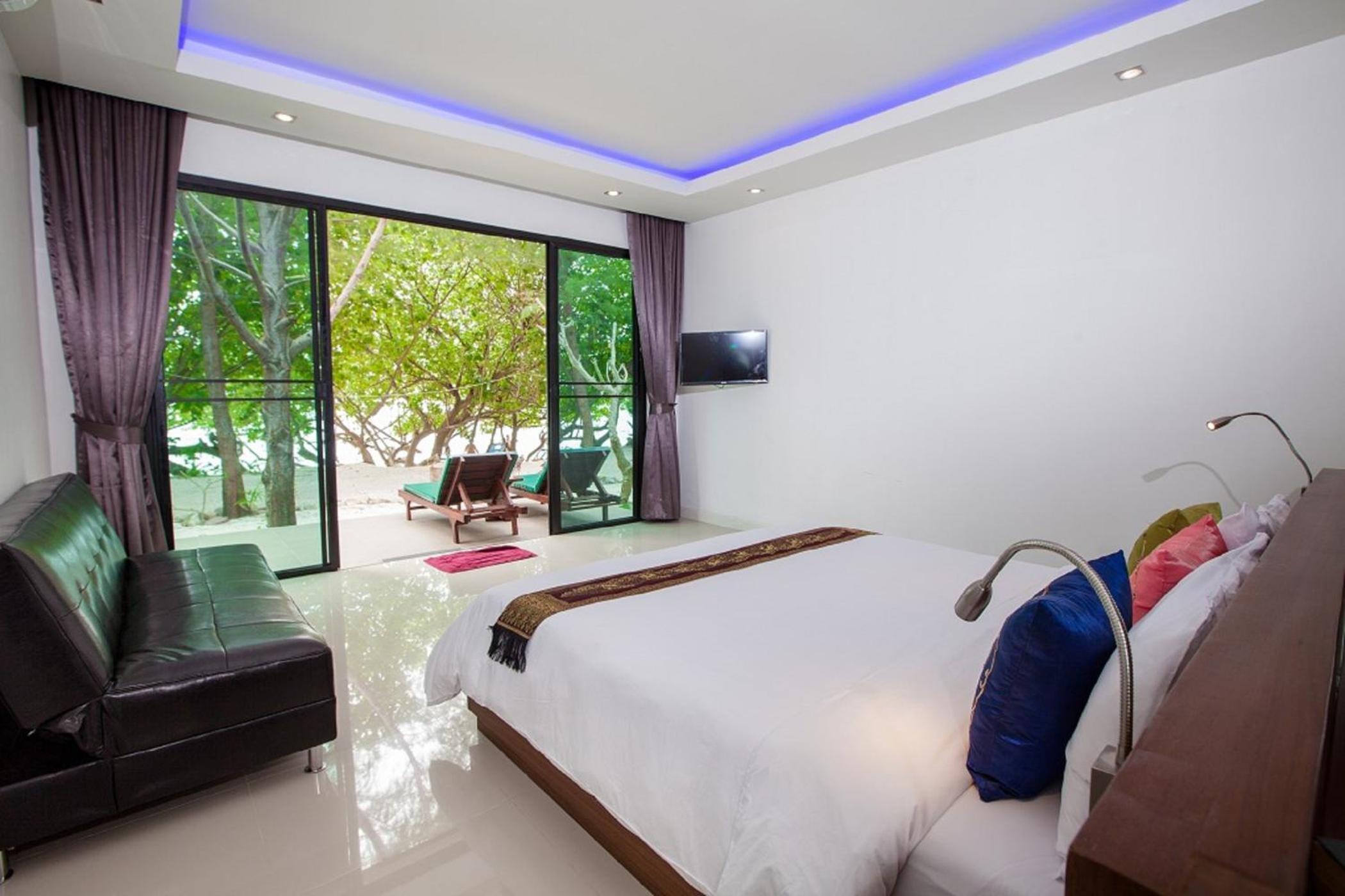 VILLA, BEACH FRONT, OUTDOOR BATH