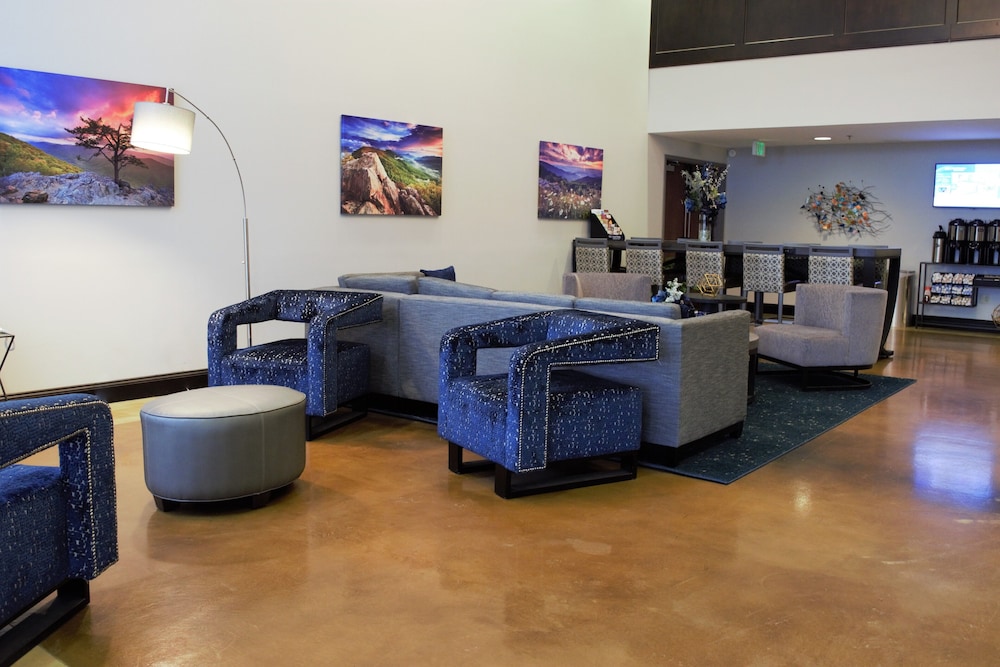 Best Western Plus Waynesboro Inn & Suites Conference Center 24/33