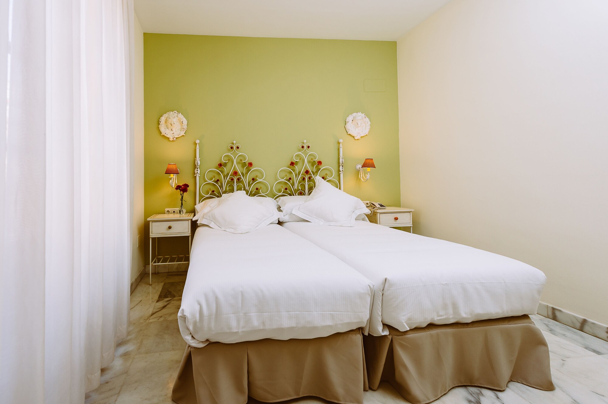 SUPERIOR, TWIN BEDS, BALCONY