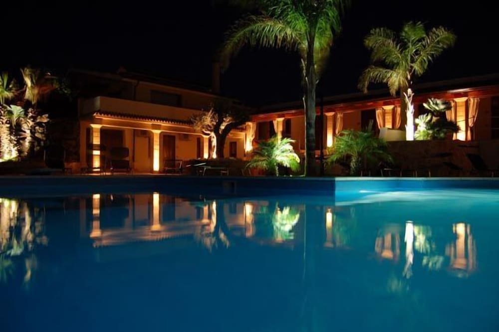 Villa Carlo Resort 2/59