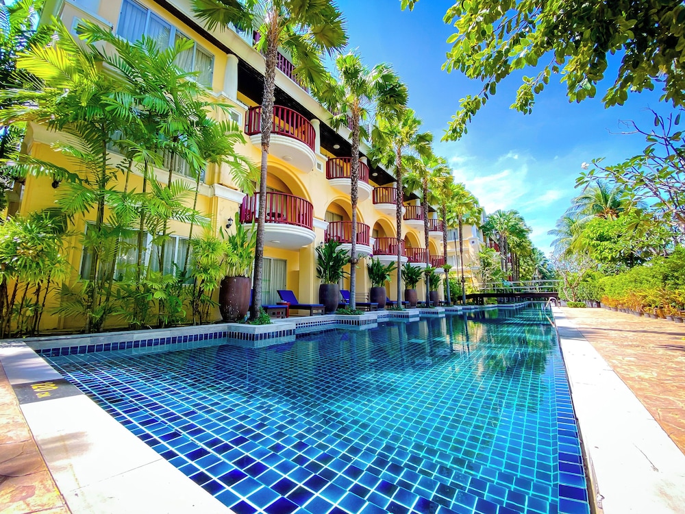 Phuket Graceland Resort & Spa 64/70