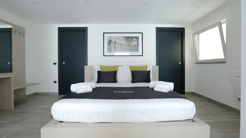 COMFORT, QUADRUPLE, CITY VIEW, 2 BATHROOMS