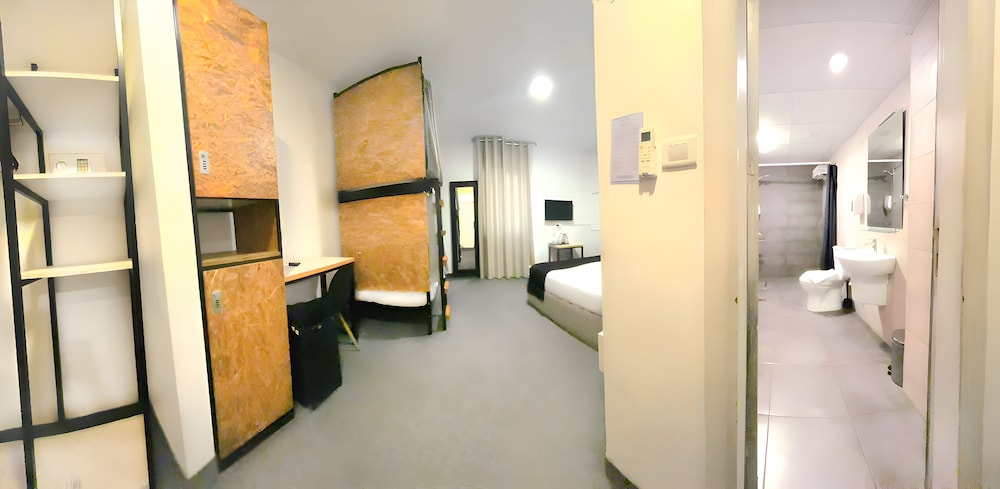 Nomads Hostel 32/34