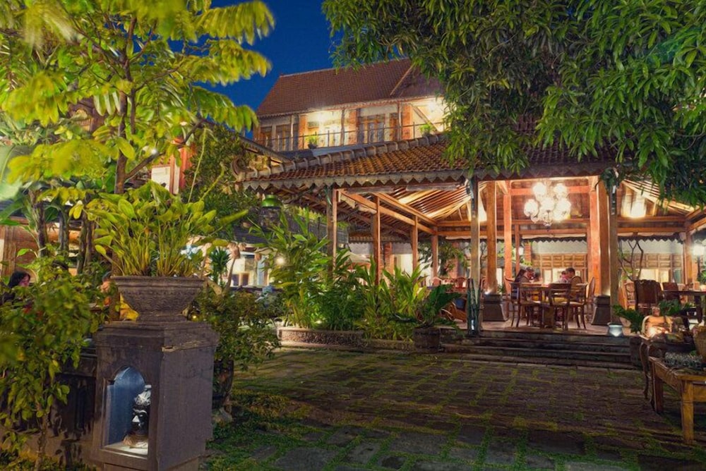 Omah Sinten Heritage Hotel & Resto 4/19