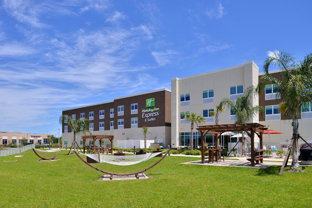 Holiday Inn Express & Suites Trinity 3/72