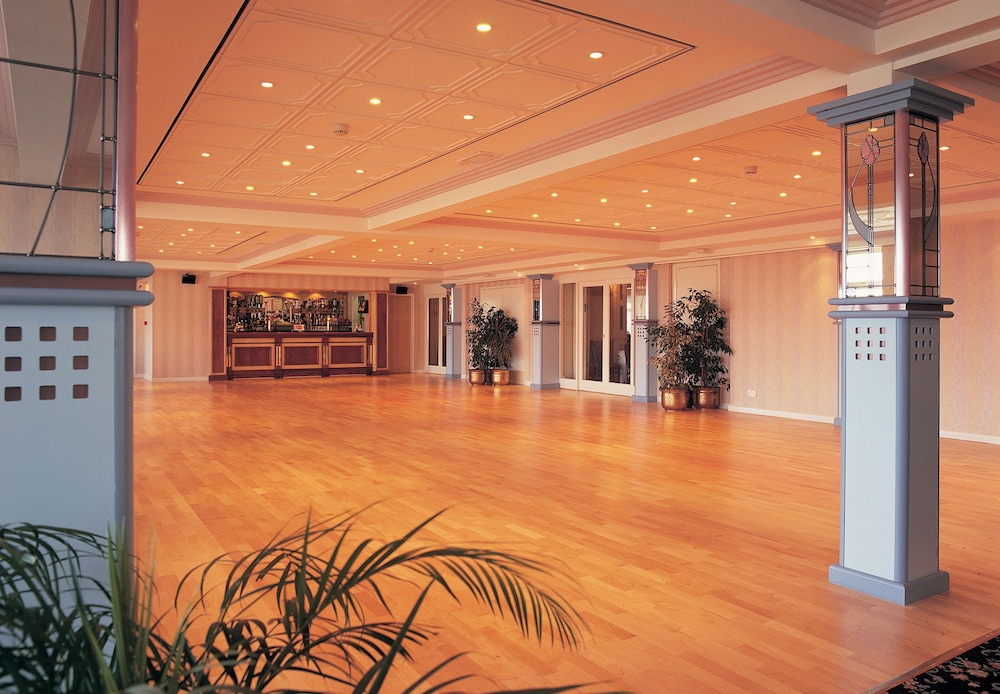 Tlh Carlton Hotel 2/50