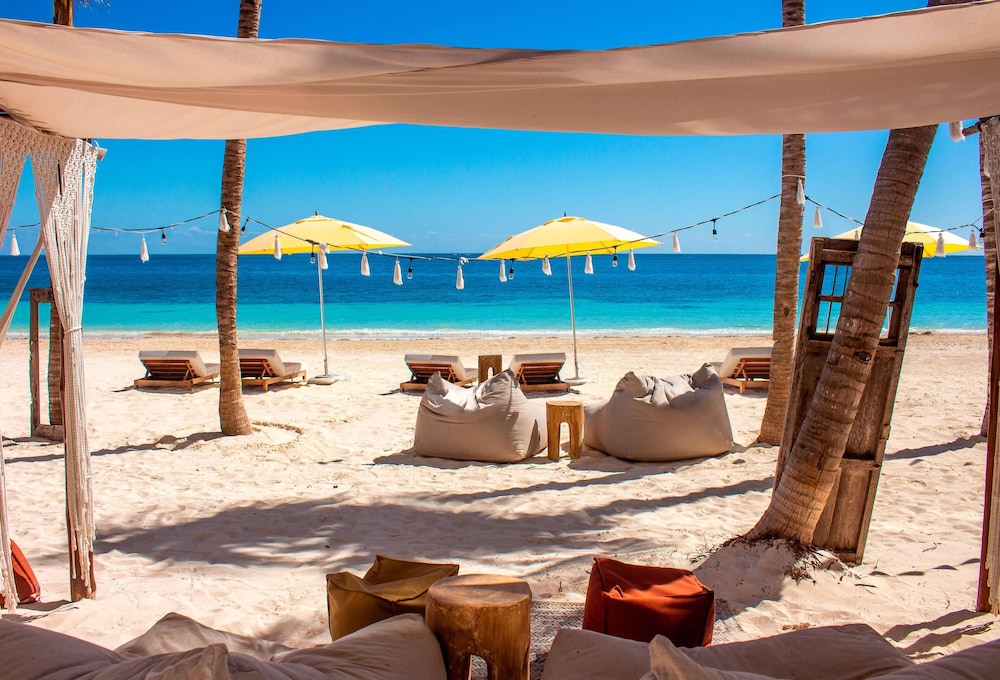 The Fives Oceanfront Puerto Morelos 65/71
