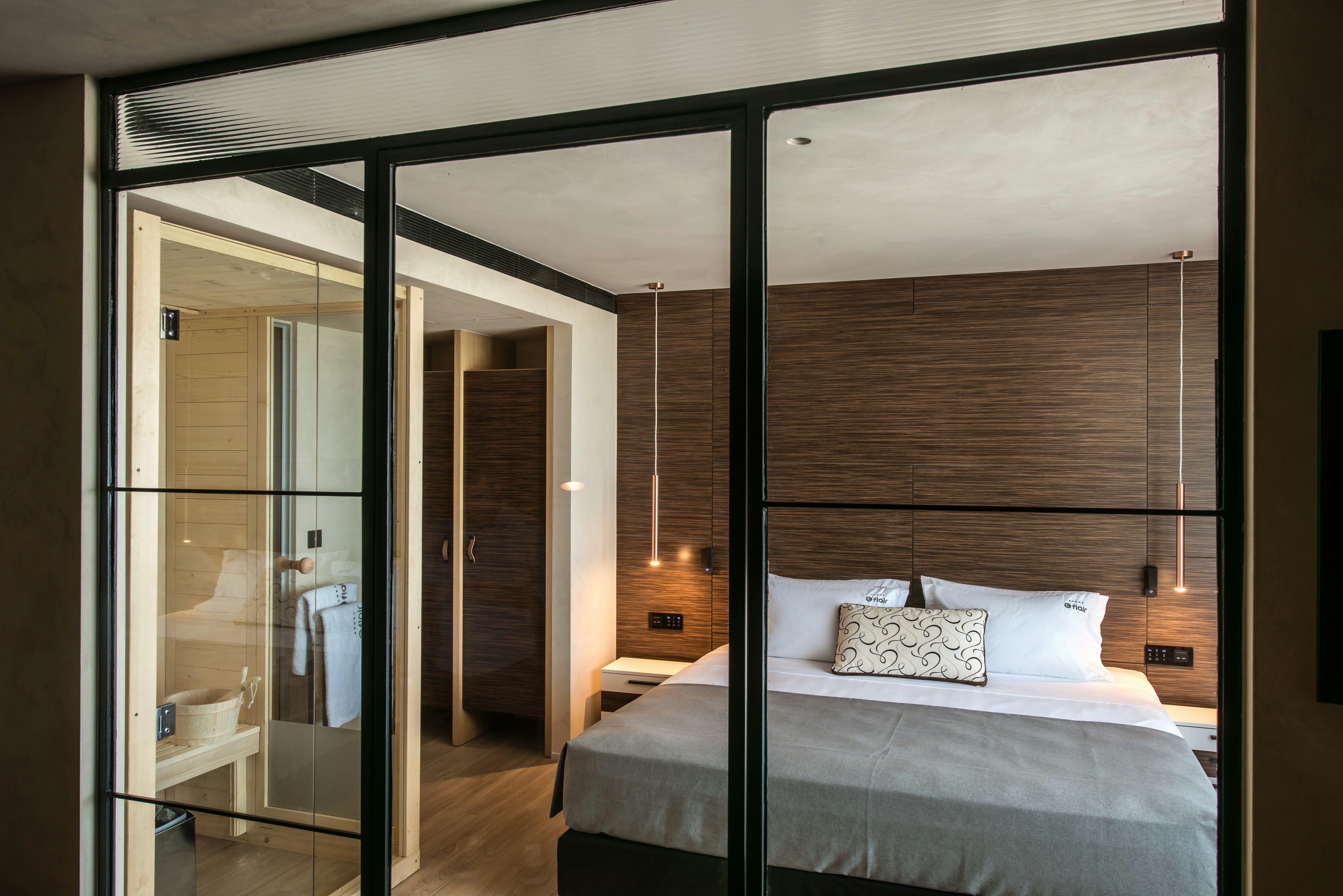 EXCELLECE, SUITE, KING BED