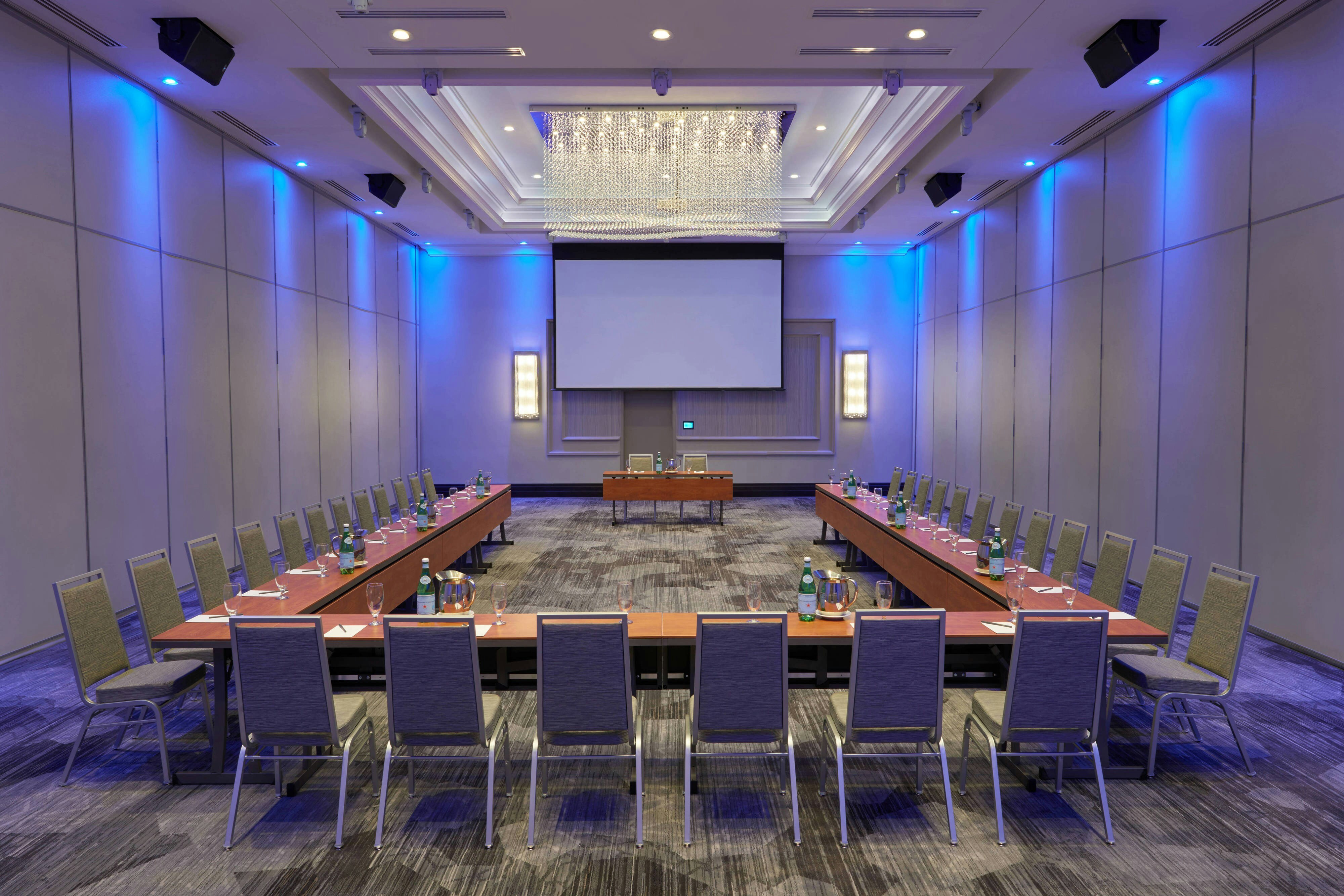 TownePlace Suites by Marriott Oshawa 14/25