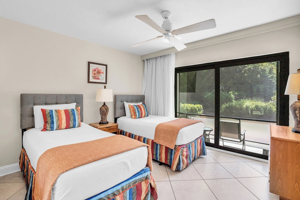 Park Shore Resort 27/60