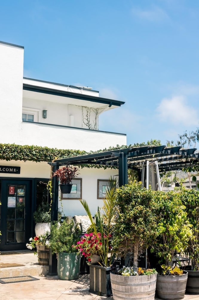 Seaside Laguna Inn & Suites 3/50
