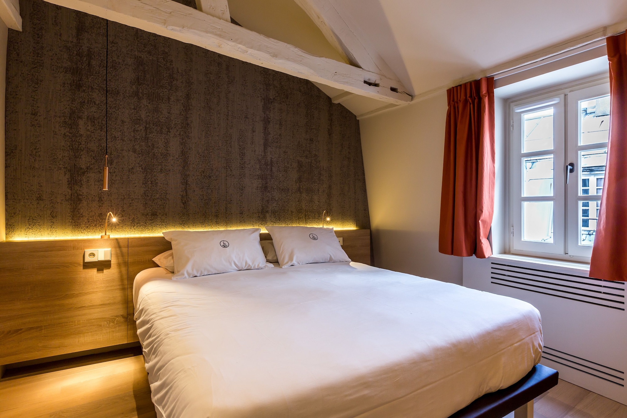 CLUB, SUITE