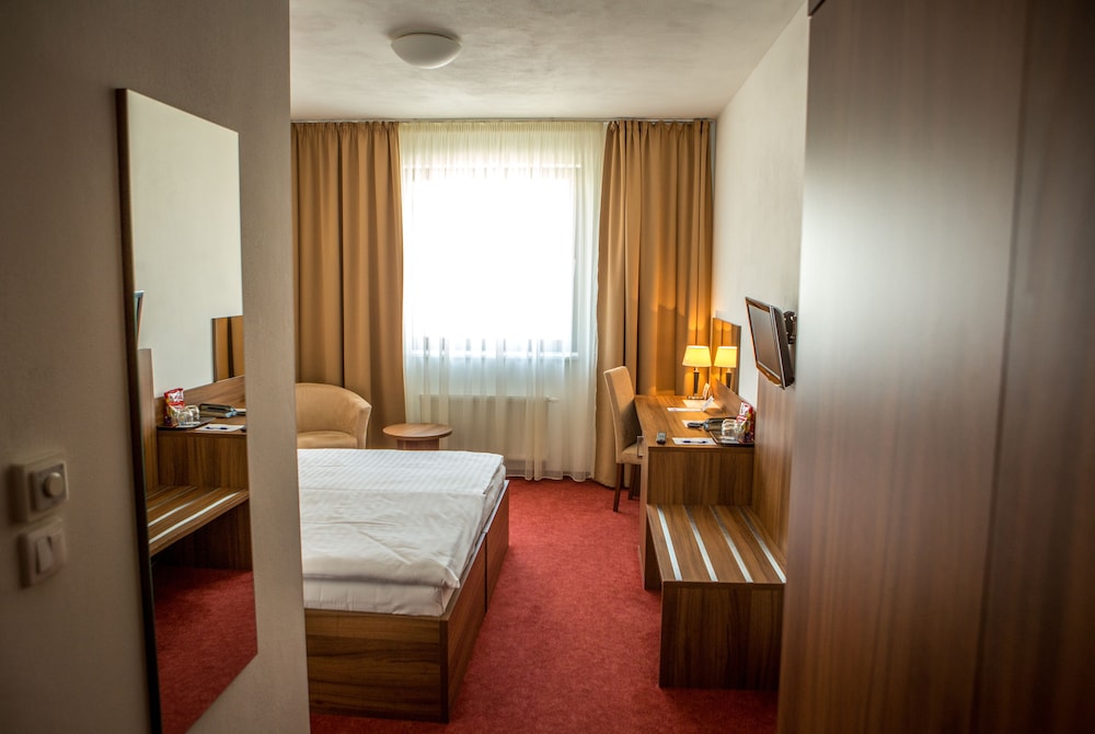Hotel Saffron 37/64