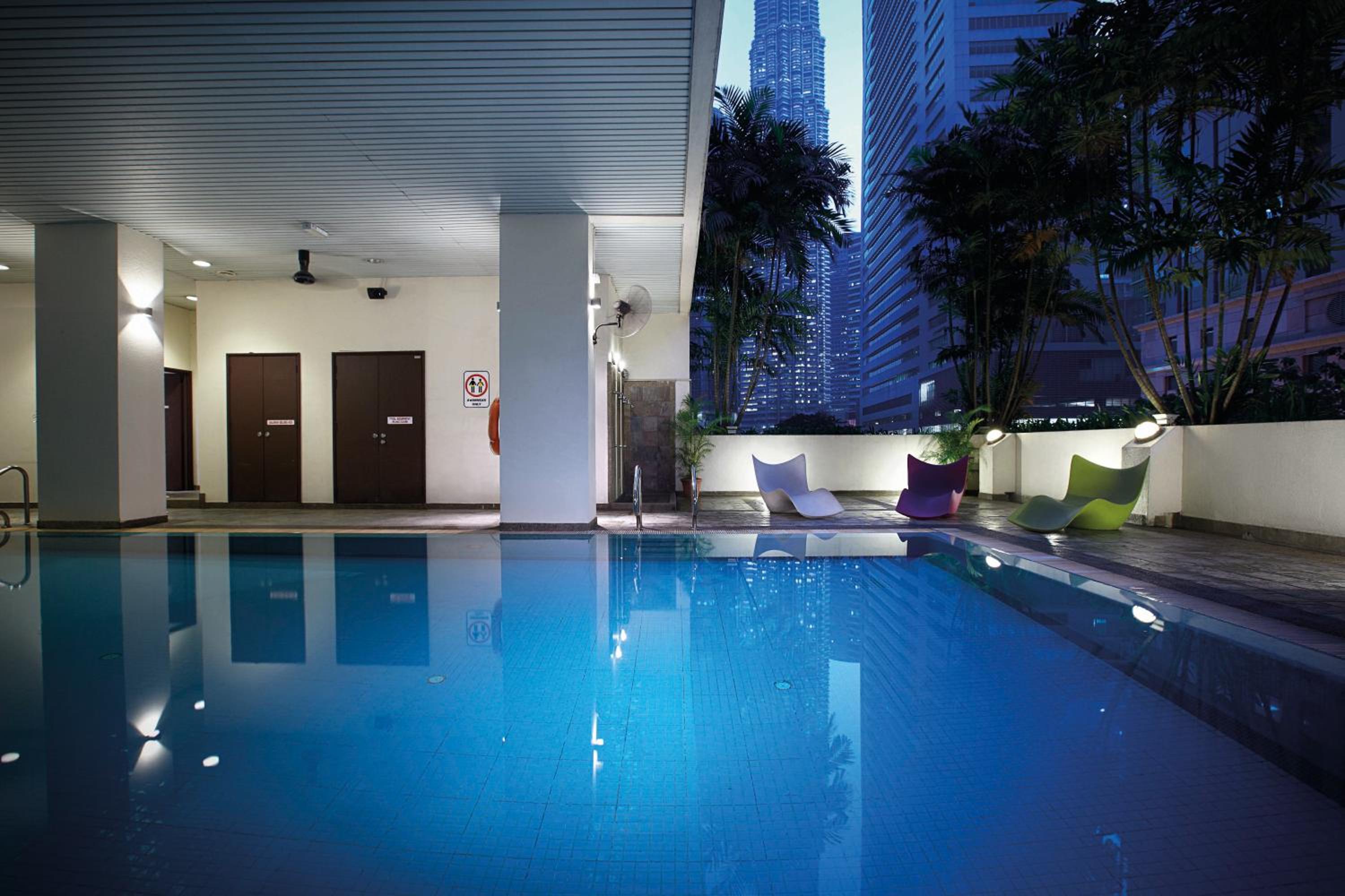 Crown Regency Serviced Suites 17/39