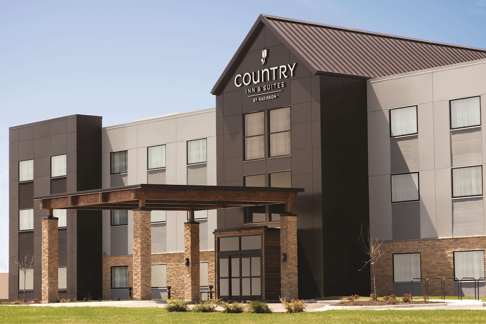 Country Inn & Suites by Radisson Lawrence KS 1/38