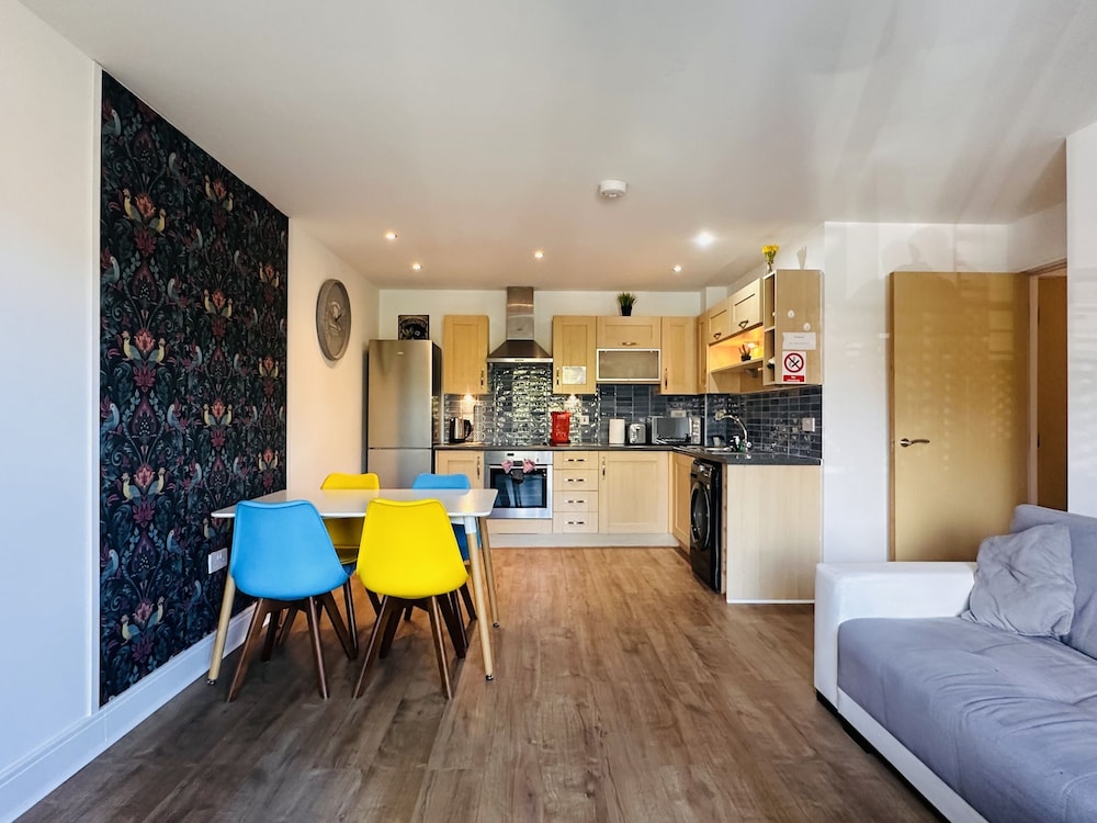 Grand Central Apartments 7/50