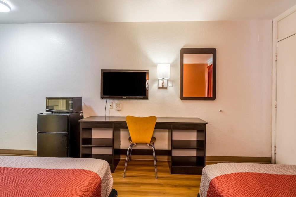 Motel6 Lumberton, NC 33/41