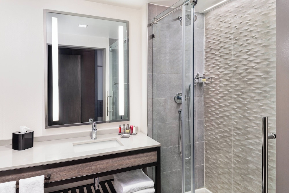 غرفة ركنية بسرير كينج بإطلالة على المدينة، Lancaster Marriott at Penn Square 5/7