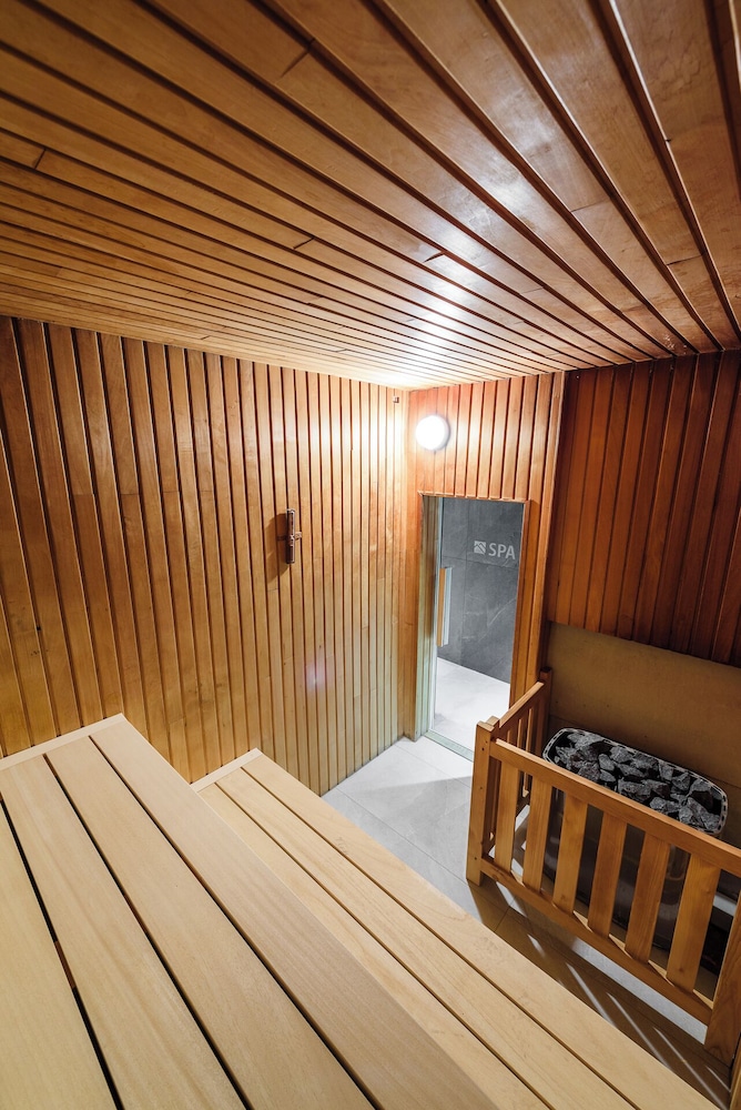 Wellness Hotel Svornost 25/69