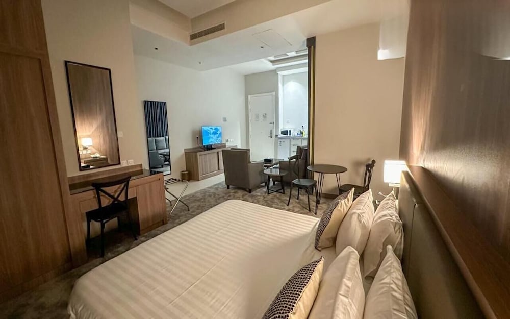Land Walk Al Taawoun Hotel 29/62