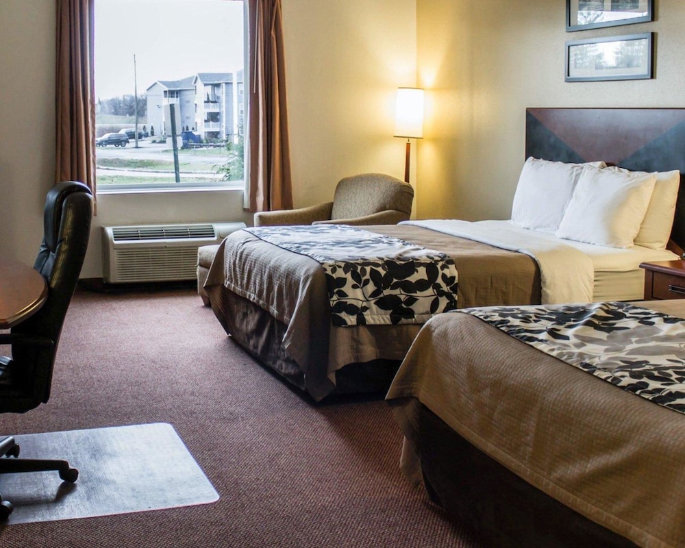 Quality Inn & Suites Chambersburg Northeast 13/47