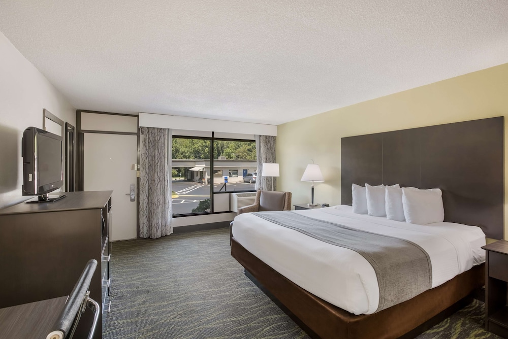 Best Western Asheville -Blue Ridge Parkway 11/40