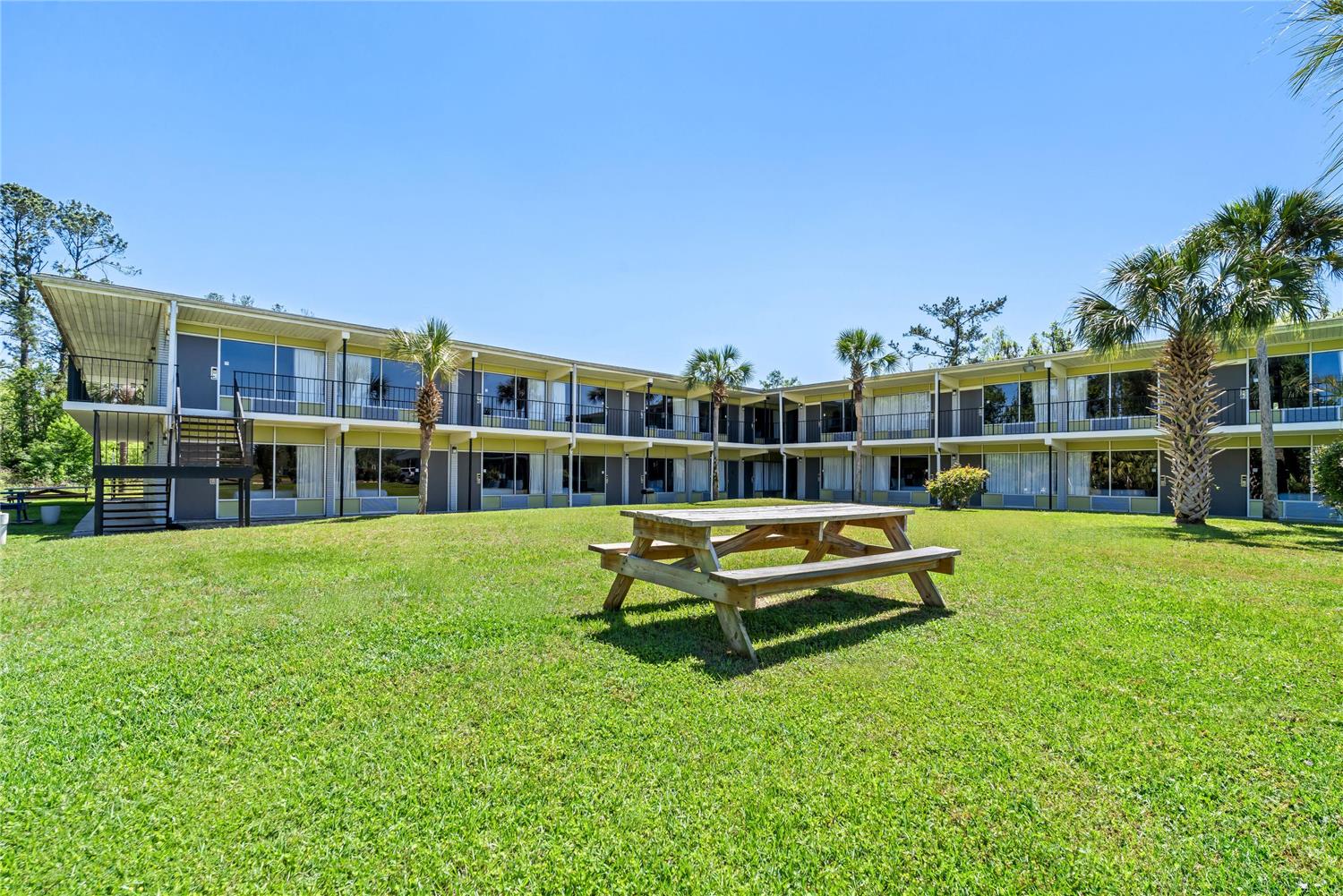 Econo Lodge Jennings, FL 30/30
