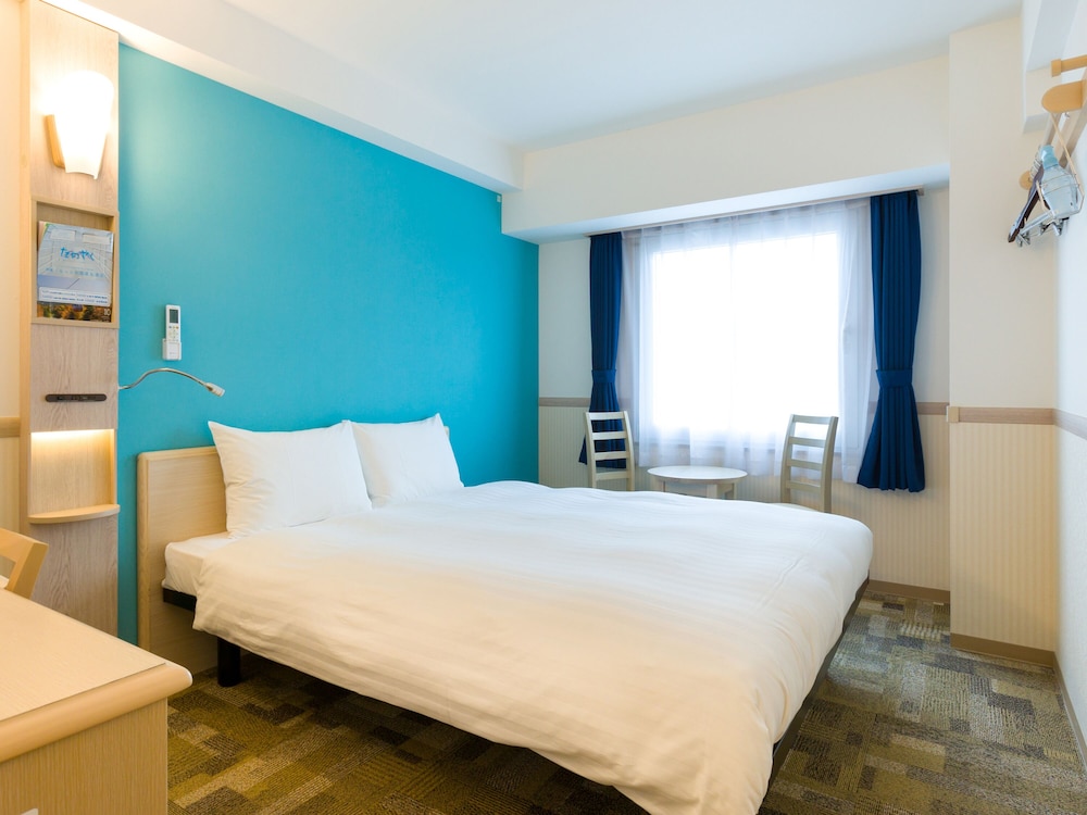 ROOM, DOUBLE BED