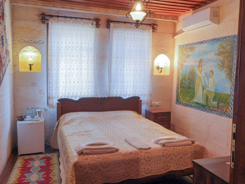 Kismet Cave House 20/50