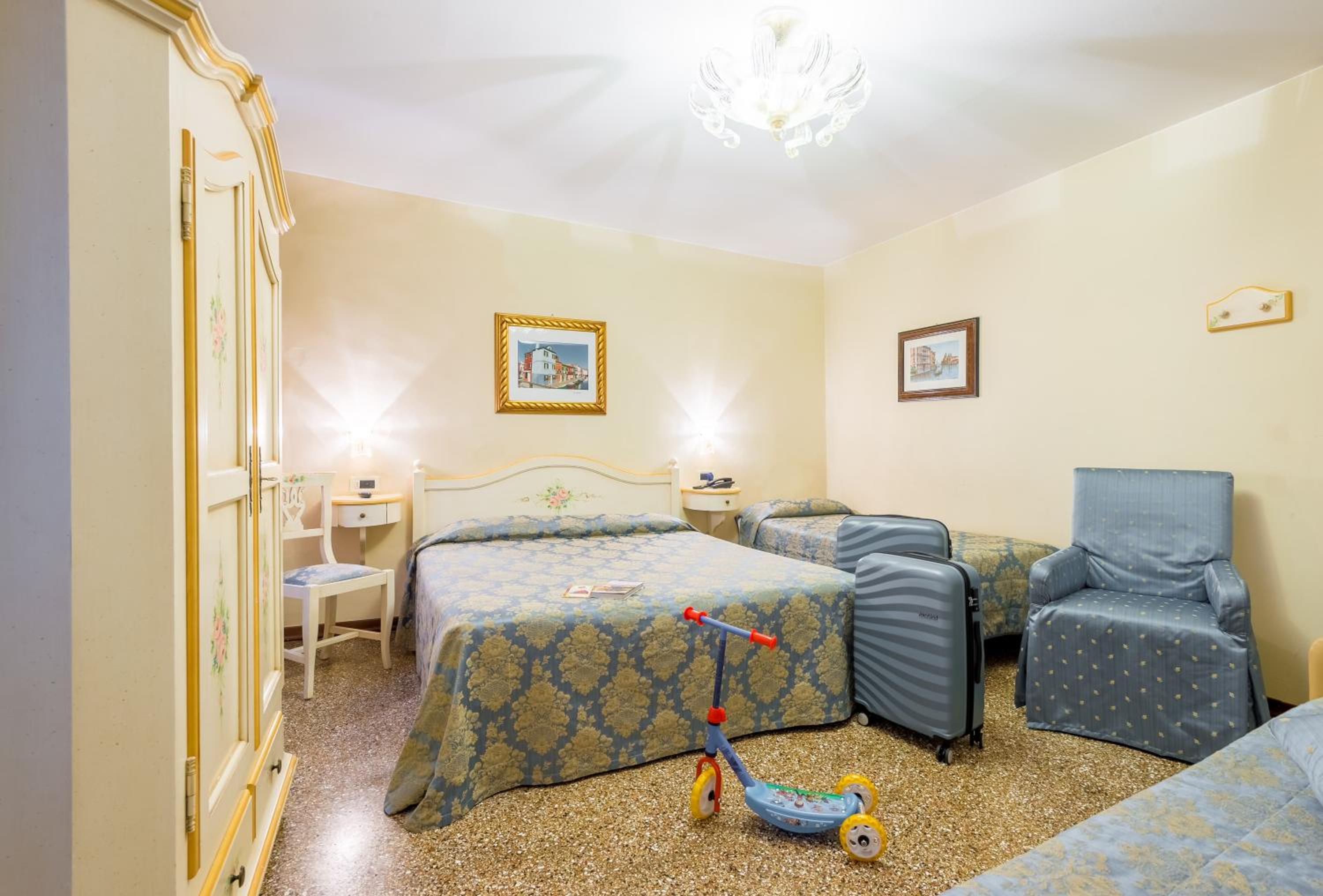 Hotel Mercurio 32/56