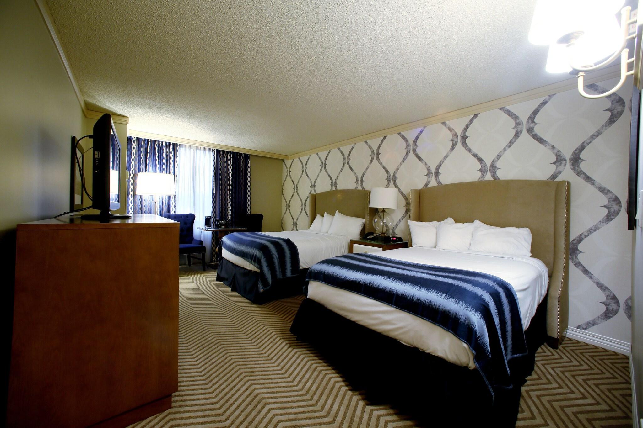 City, Luxury, 2 Queen Beds
