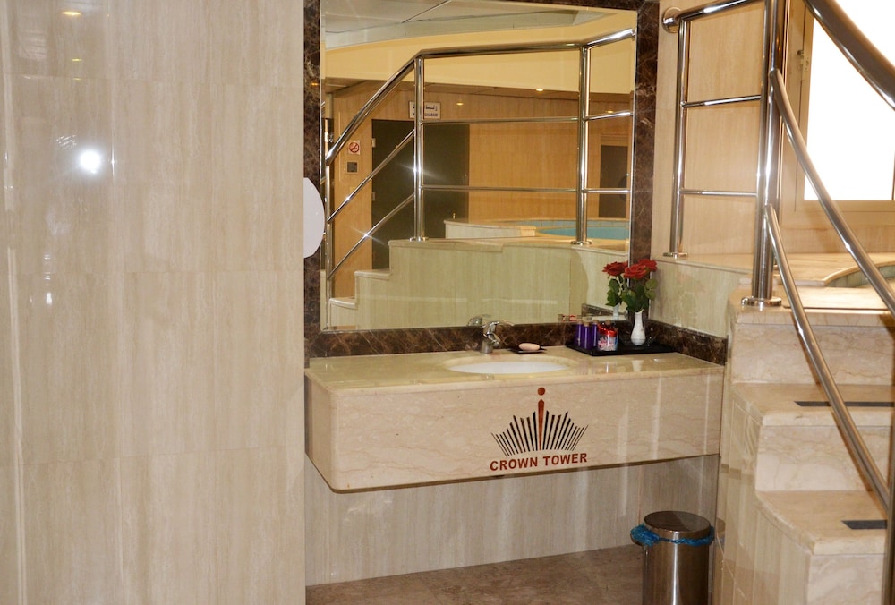 فندق كراون تاور(Crown Tower Hotel) 47/47