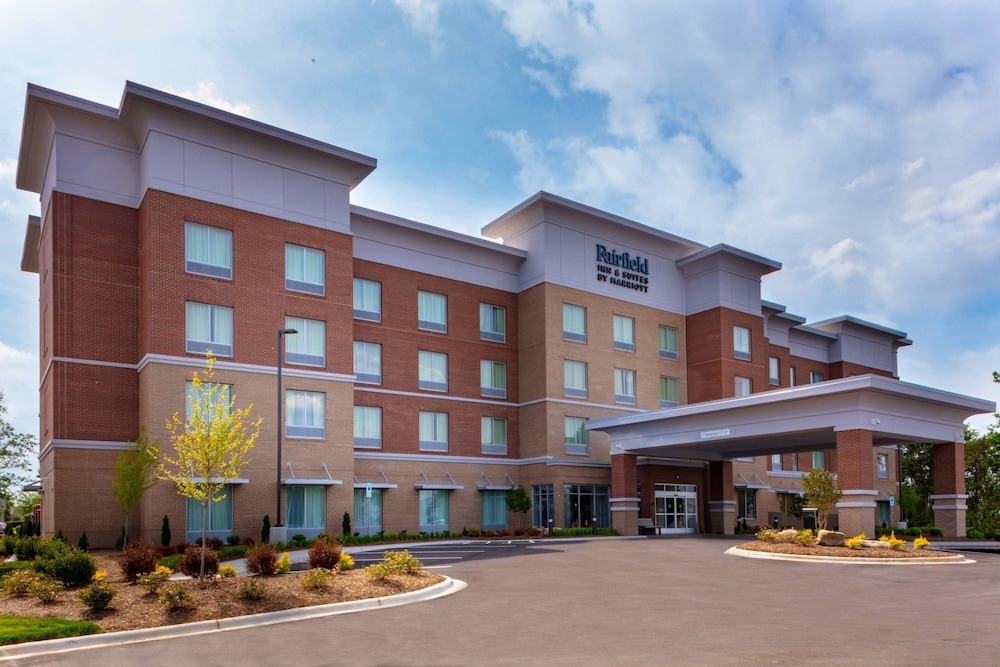 Fairfield Inn and Suites Charlotte Pineville 5/43