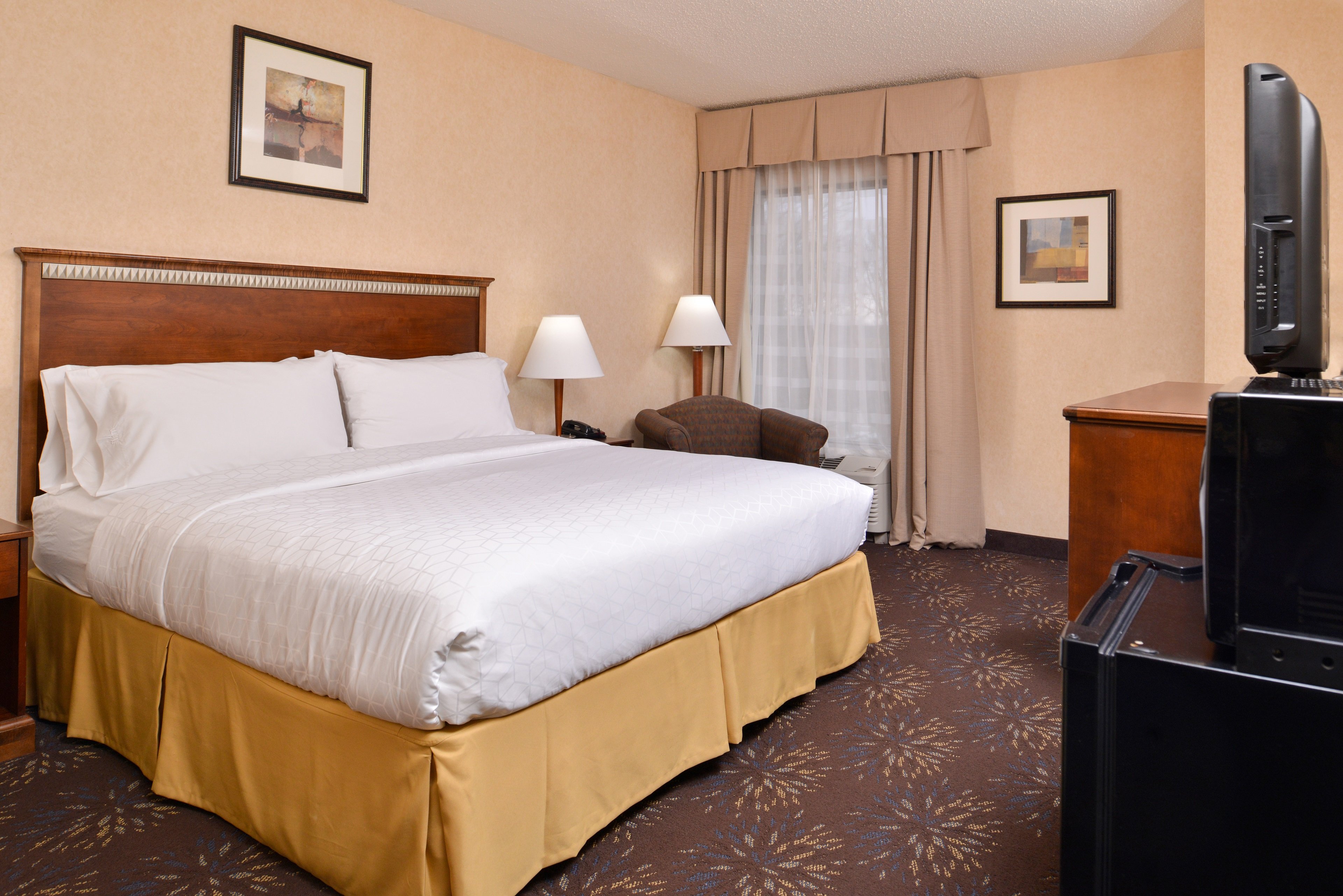 Holiday Inn Express Hotel Suites West Chester 15/76