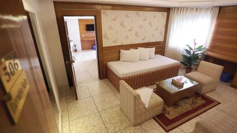 Nagar Valley Hotel 32/50