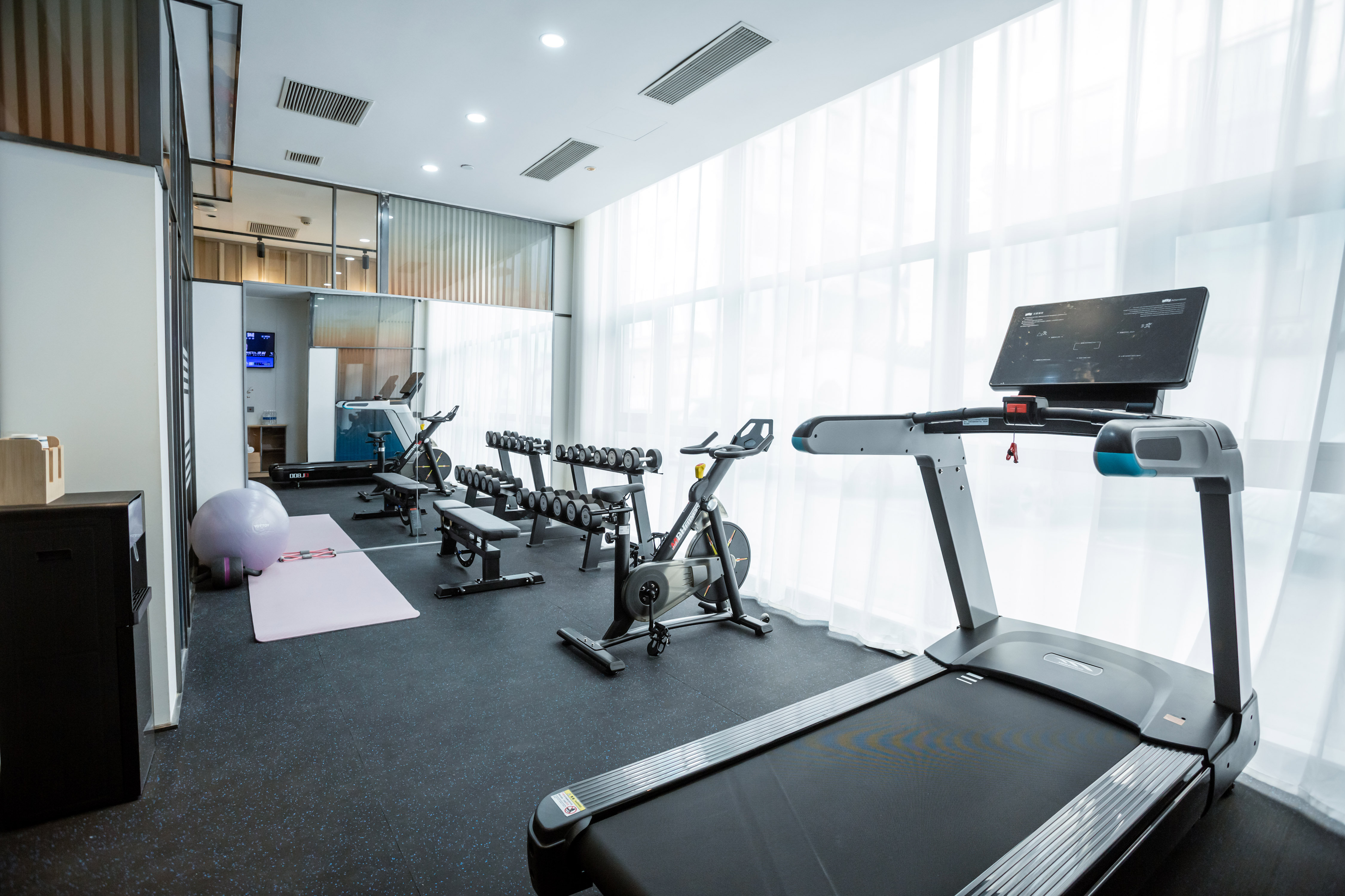 Holiday Inn Express Jinan Airport Zone 31/42
