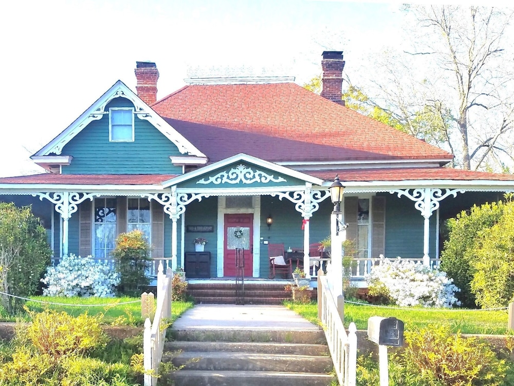 Holly House of Hamilton 1/34