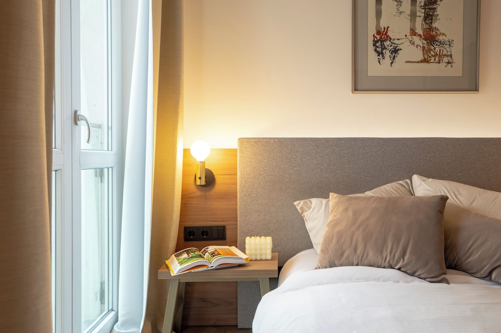 غرفة بسرير كوين، FortyPlusOne Hotel 10/10