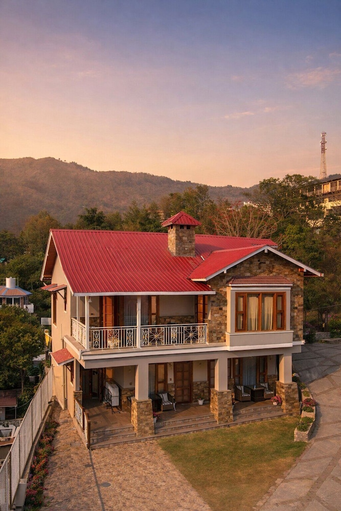 NEELESH INN 4/39