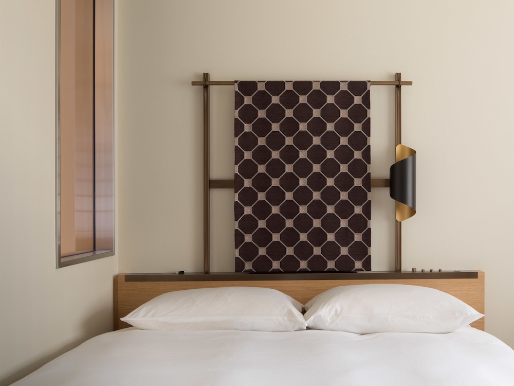 MODERATE, BASEMENT, DOUBLE BED