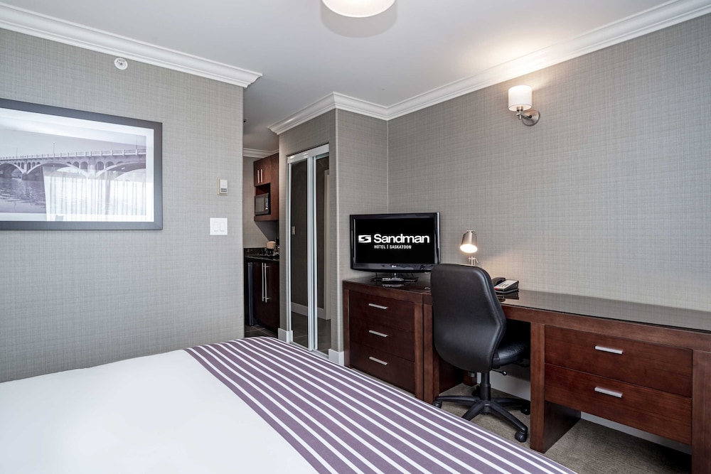 Sandman Hotel Saskatoon 24/52