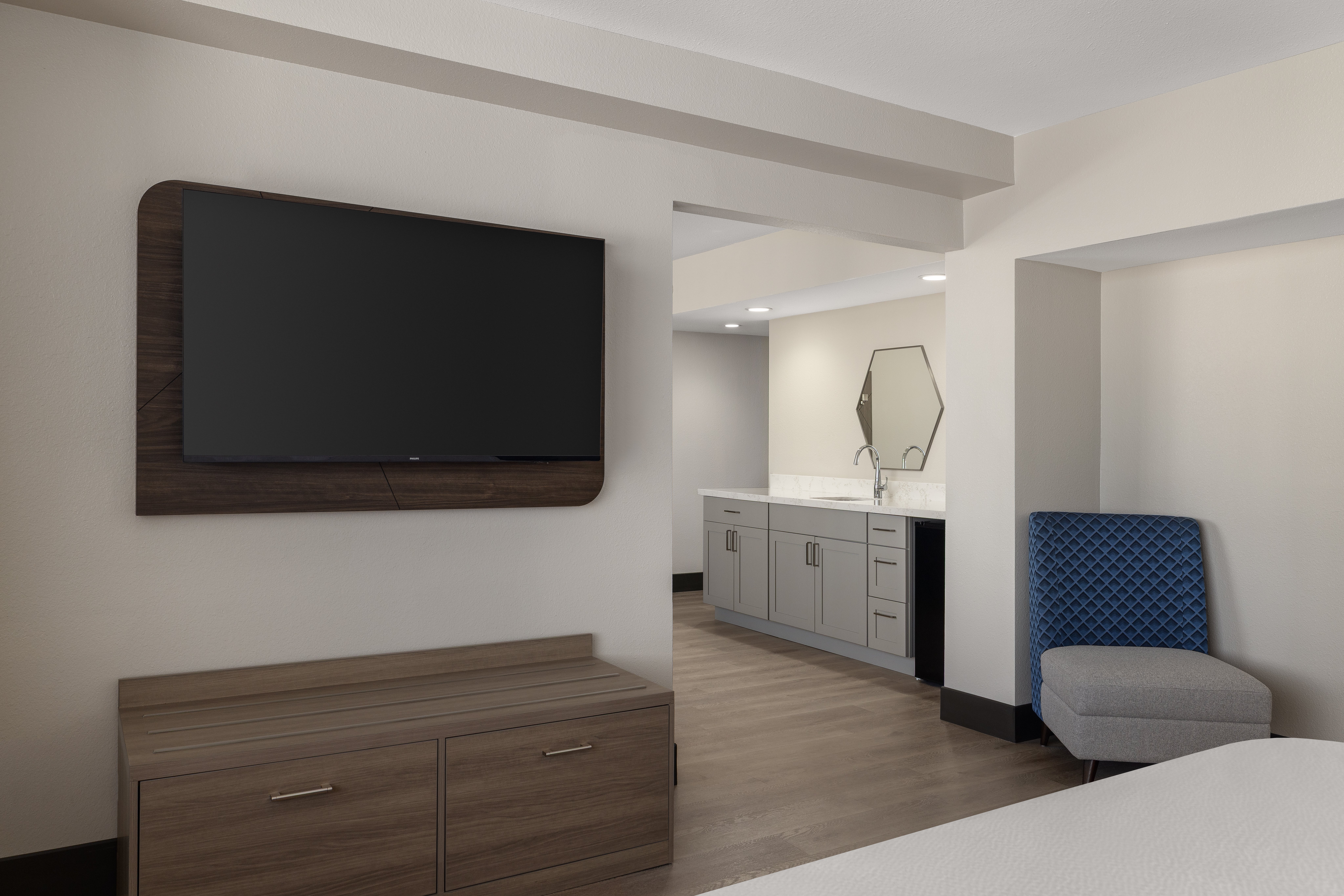 Holiday Inn Express & Suites Phoenix - Midtown 31/54