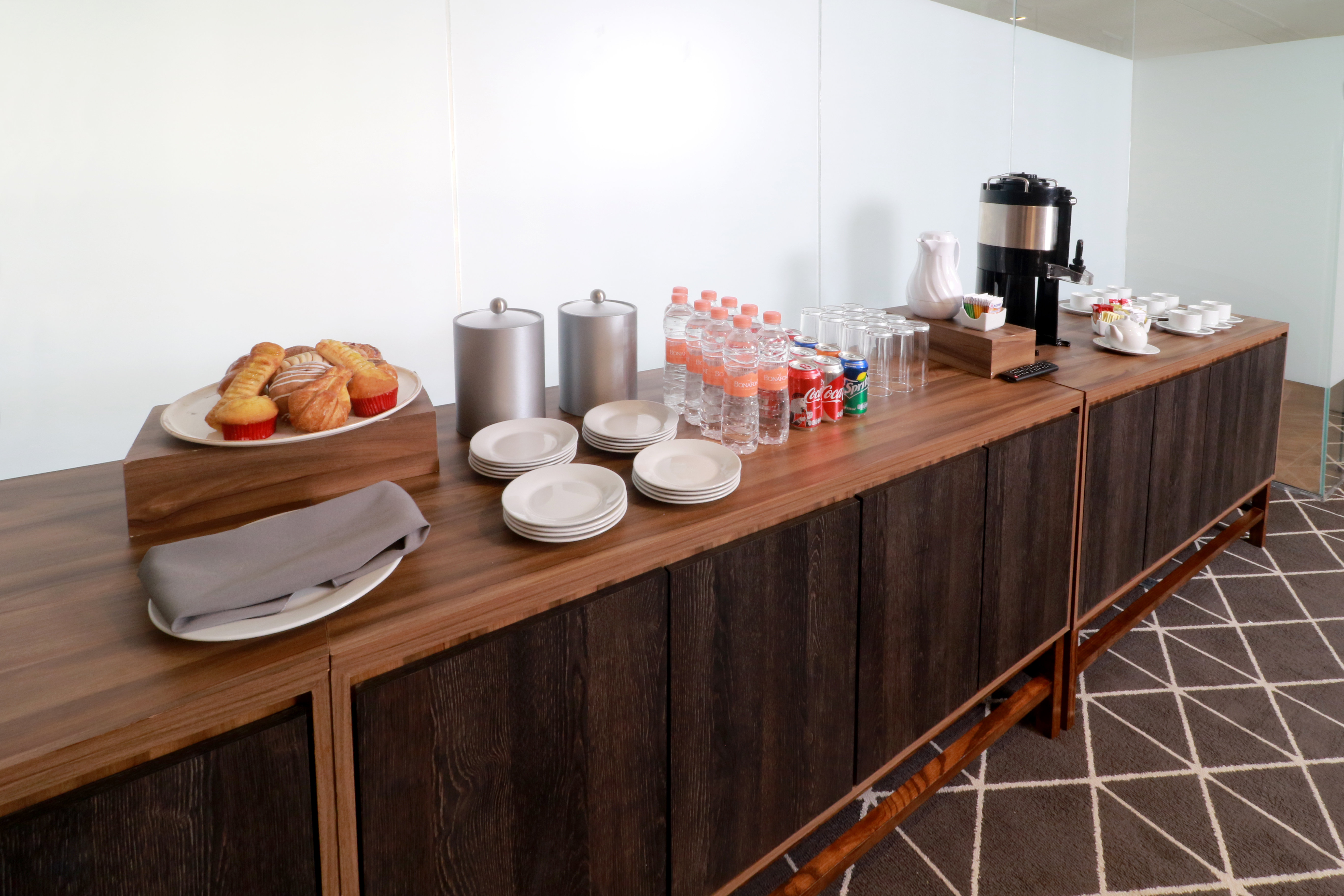 Holiday Inn And Suites Monterrey Apodaca Zona Airport 55/77