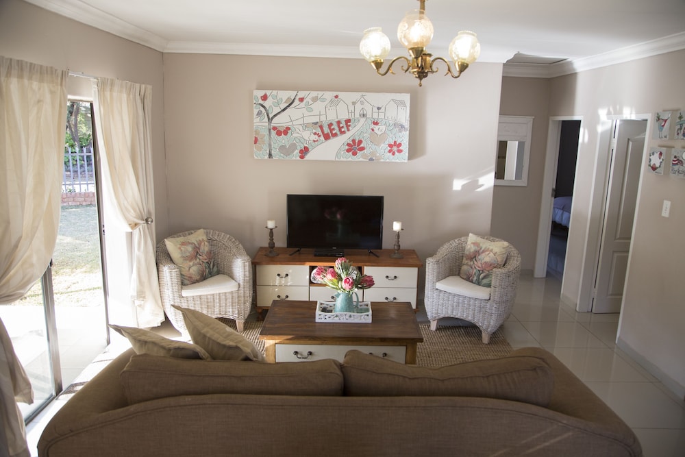 Nehema Manor 26/45