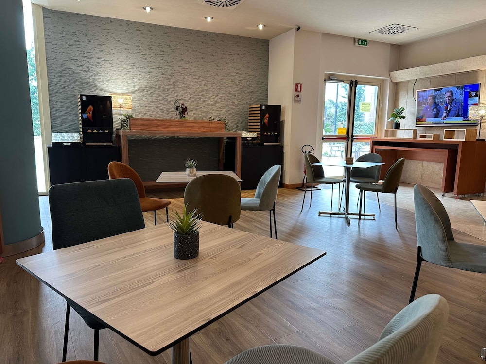 Novotel Roma Est 56/77