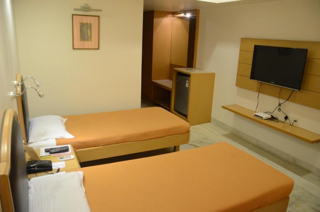 Hotel Yuvraj 22/35