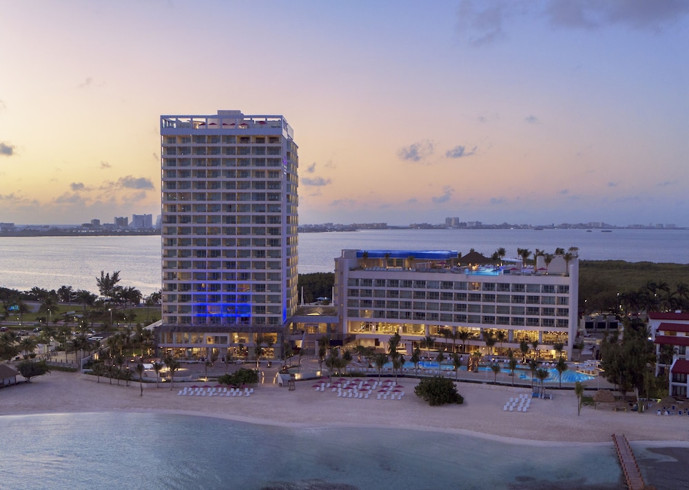 BREATHLESS CANCUN SOUL RESORT AND SPA 1/50