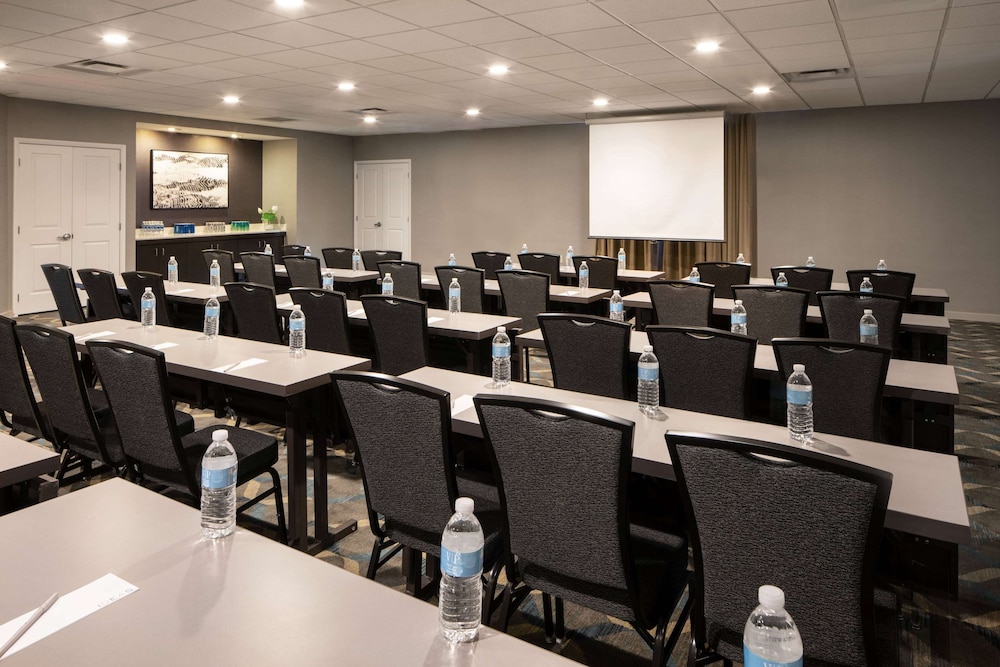 Sonesta Es Suites Fairfax Fair Lakes 42/63