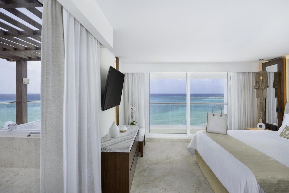2 BEDROOMS, PRESIDENTIAL, SUPERIOR, SUITE, OCEAN VIEW
