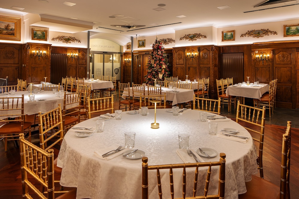 Iron Gate Hotel And Suites 55/71